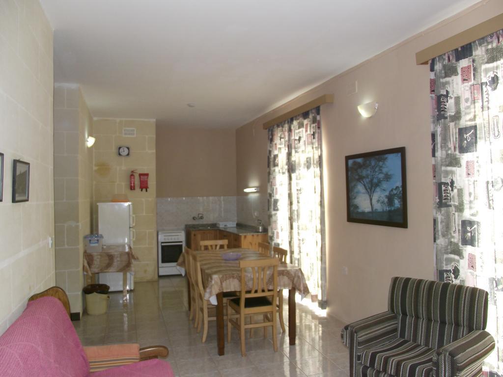 Sunset Seaview Accommodation Marsalforn Exterior photo