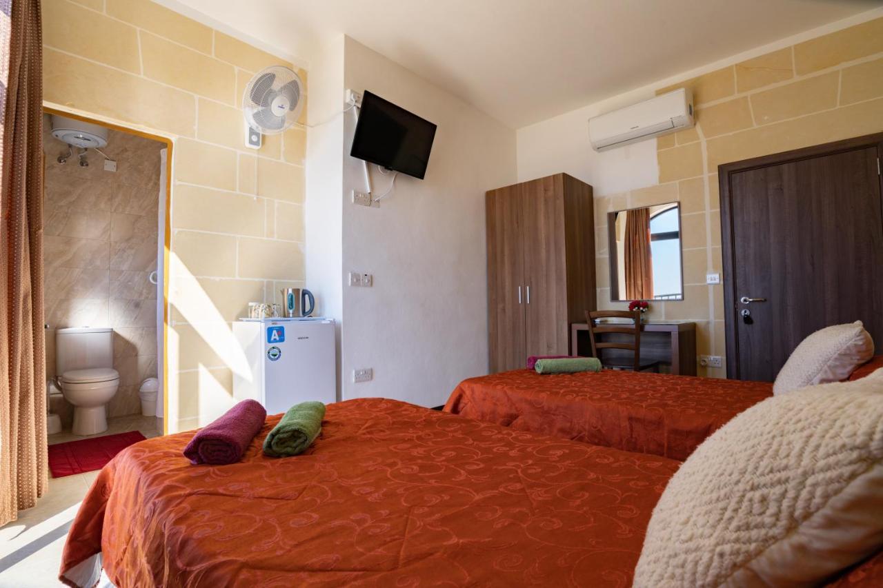 Sunset Seaview Accommodation Marsalforn Exterior photo