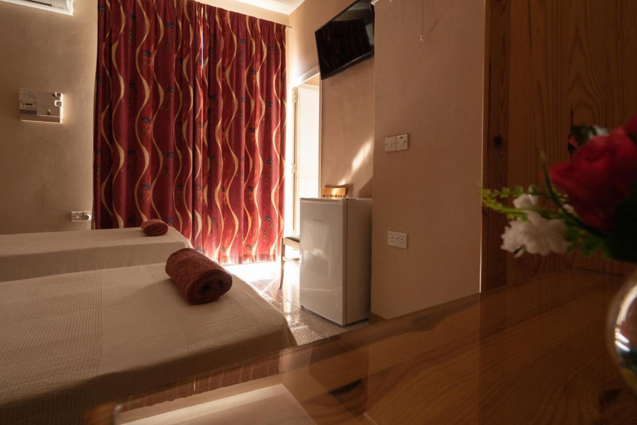 Sunset Seaview Accommodation Marsalforn Exterior photo